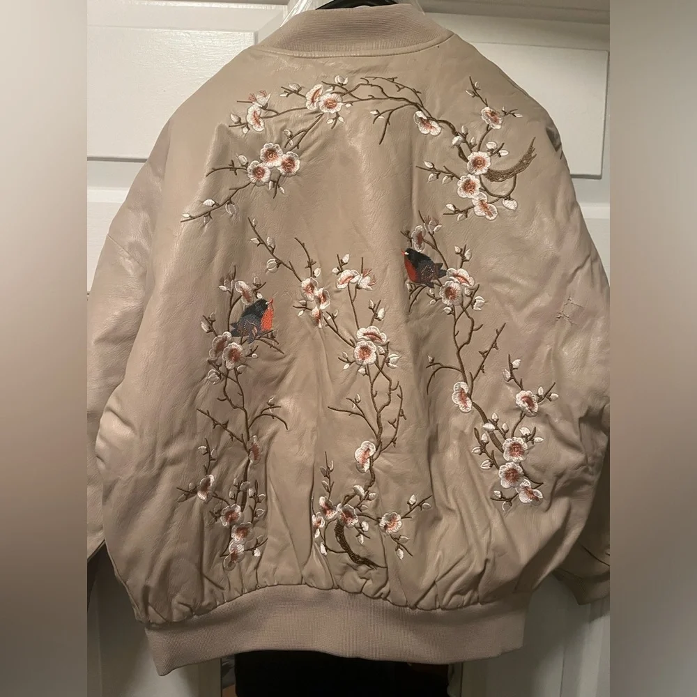 Embroidered jacket - Picture 2 of 8